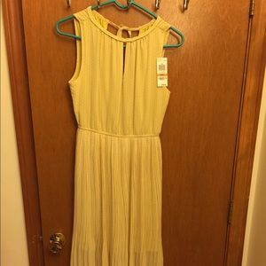 NWT dress, size small, with front keyhole.
